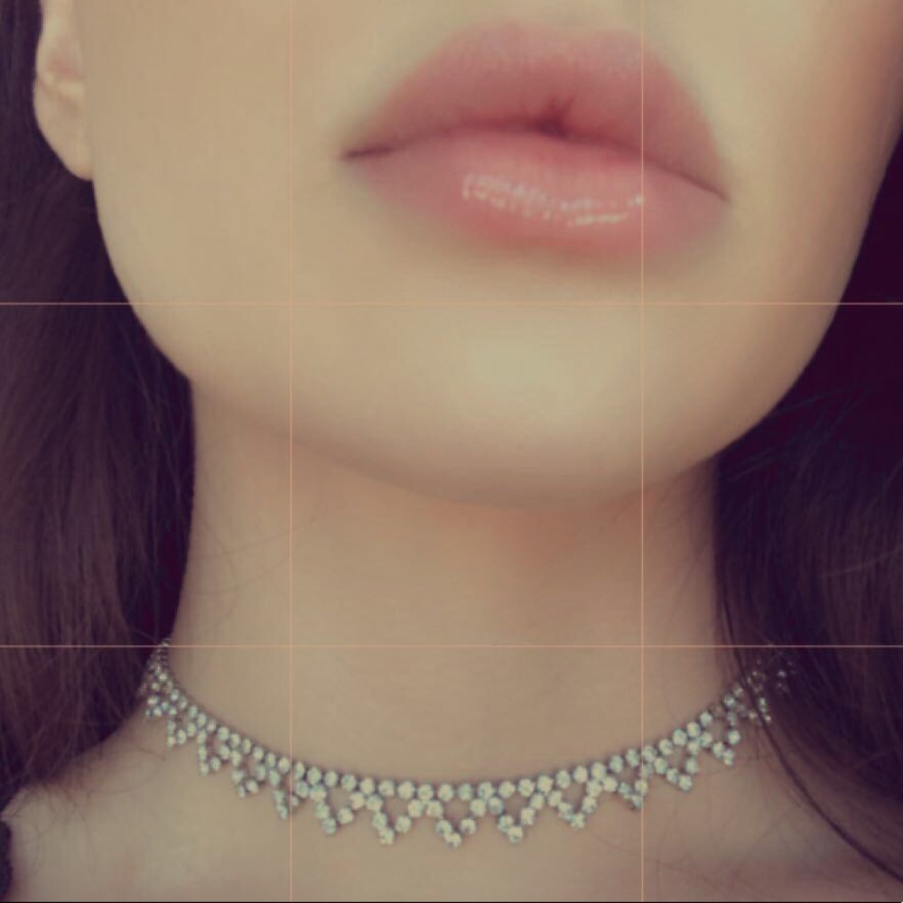 Choker necklace